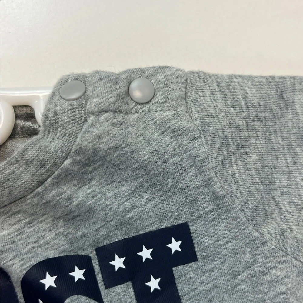 Baby boys‎ Nike Gray Baby Romper with Star Print